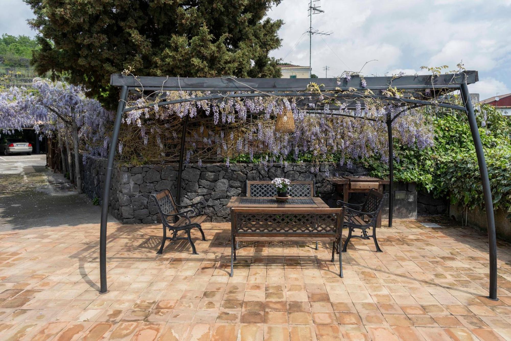 B&B Bellini Milo Bagian luar foto